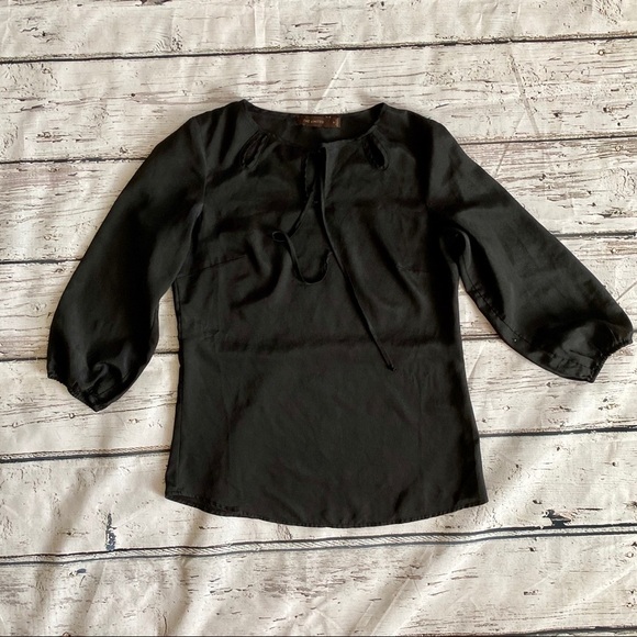 The limited black top - Picture 1 of 3